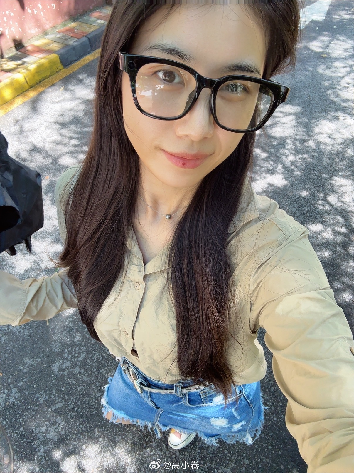 好消息！出太阳了！[太阳]我的小米眼镜也找回来了哈哈哈哈北京暴雨卷妹的唠嗑 ​​