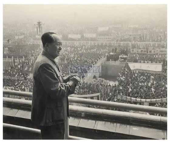 毛主席60年前神预言！
四大家族携巨款逃美，结果全被美国吞了
早在多年前，毛主席