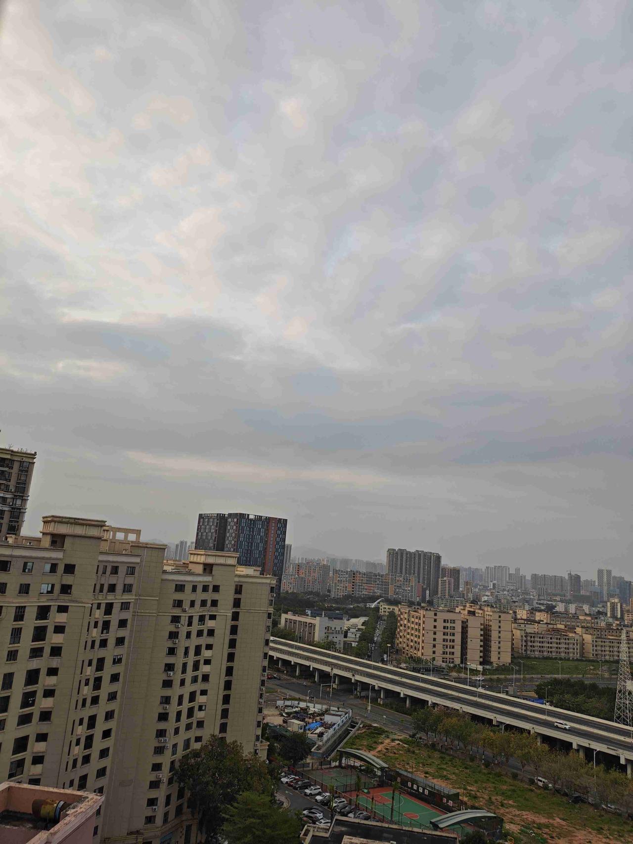 我的今日状态：😁轻松愉快
我这里的天气：🌤️多云：深圳今日多云，气温22度到