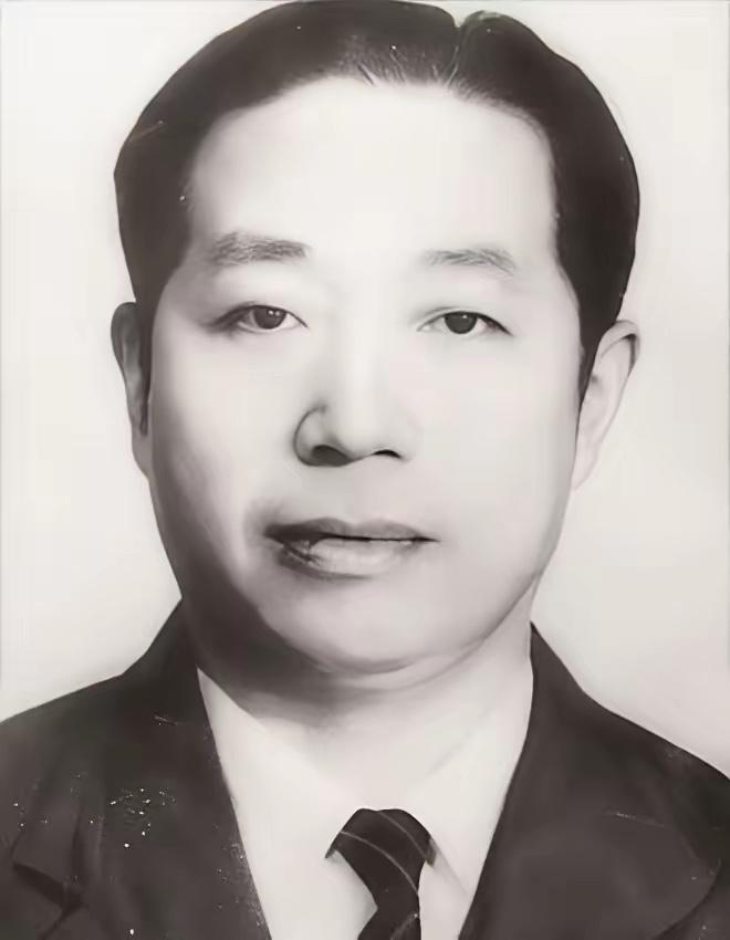 1945年惊天交易：日军少将献10万支步枪，地下党员华克之智破三条件

1945