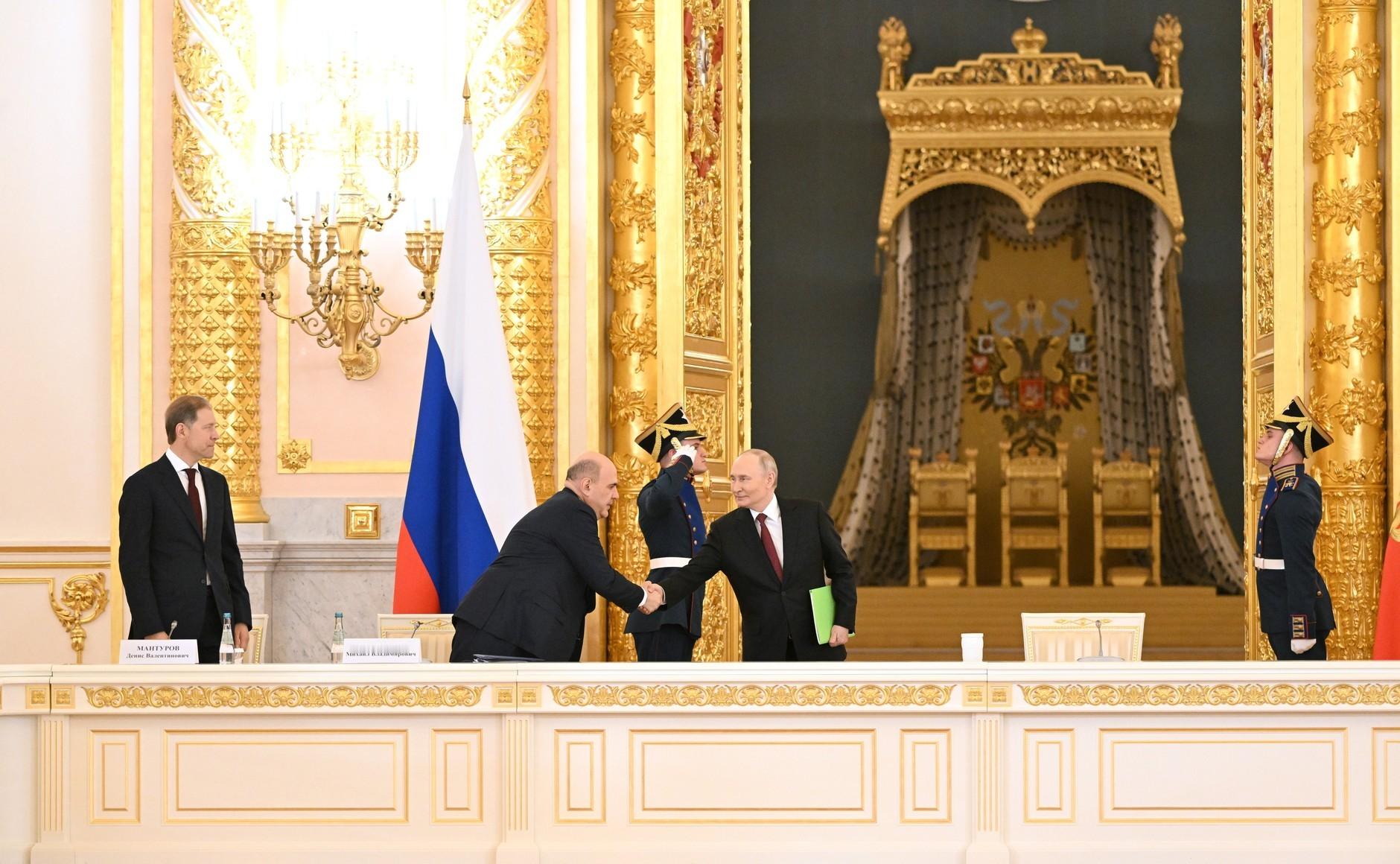 瓦洛佳小朋友  战略发展与国家项目委员会会议弗拉基米尔·普京在克里姆林宫主持召开