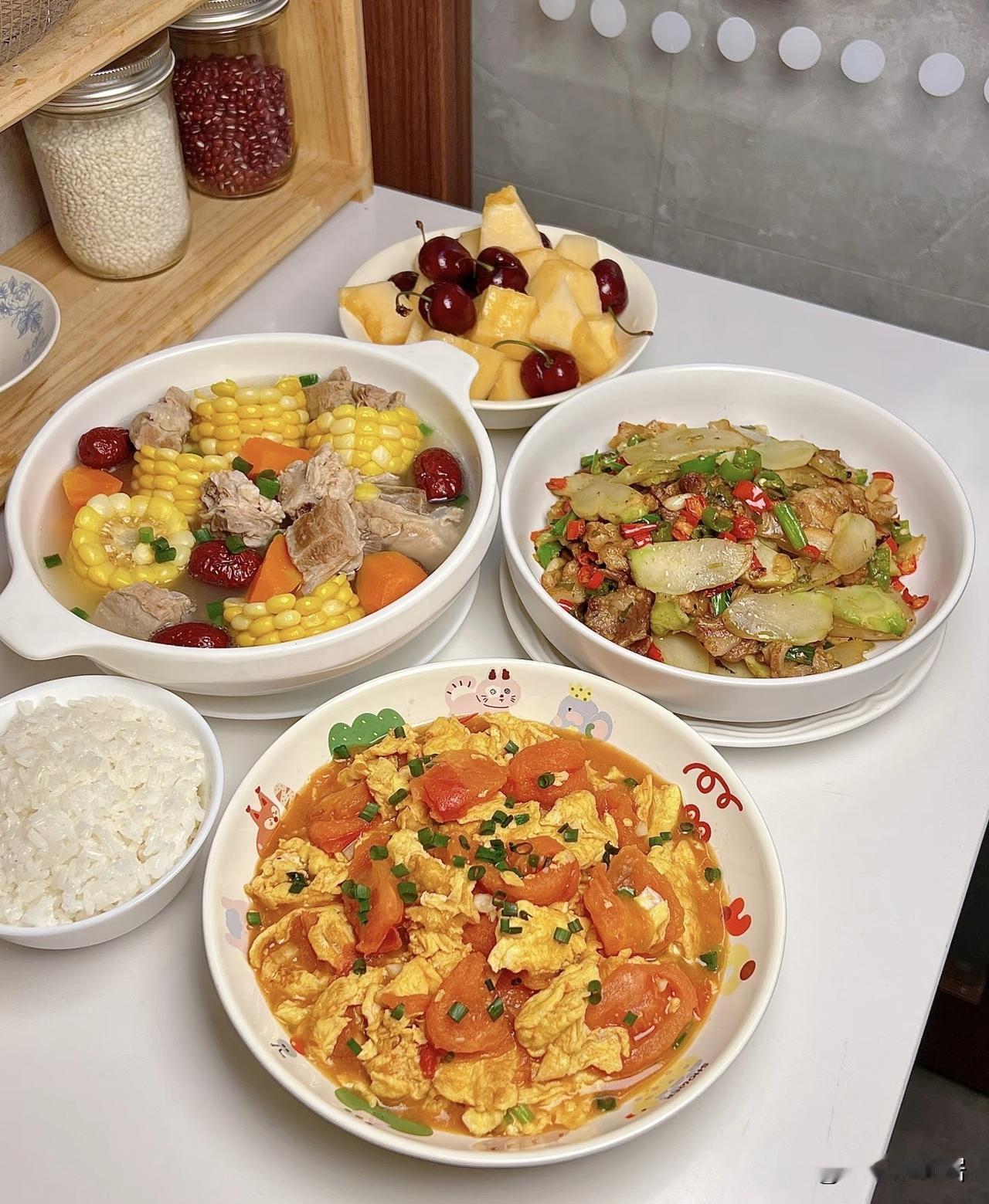 晒图笔记大赛今天随便一做，拍出来还挺好看，番茄炒蛋看着不错，吃起来也不错噢，