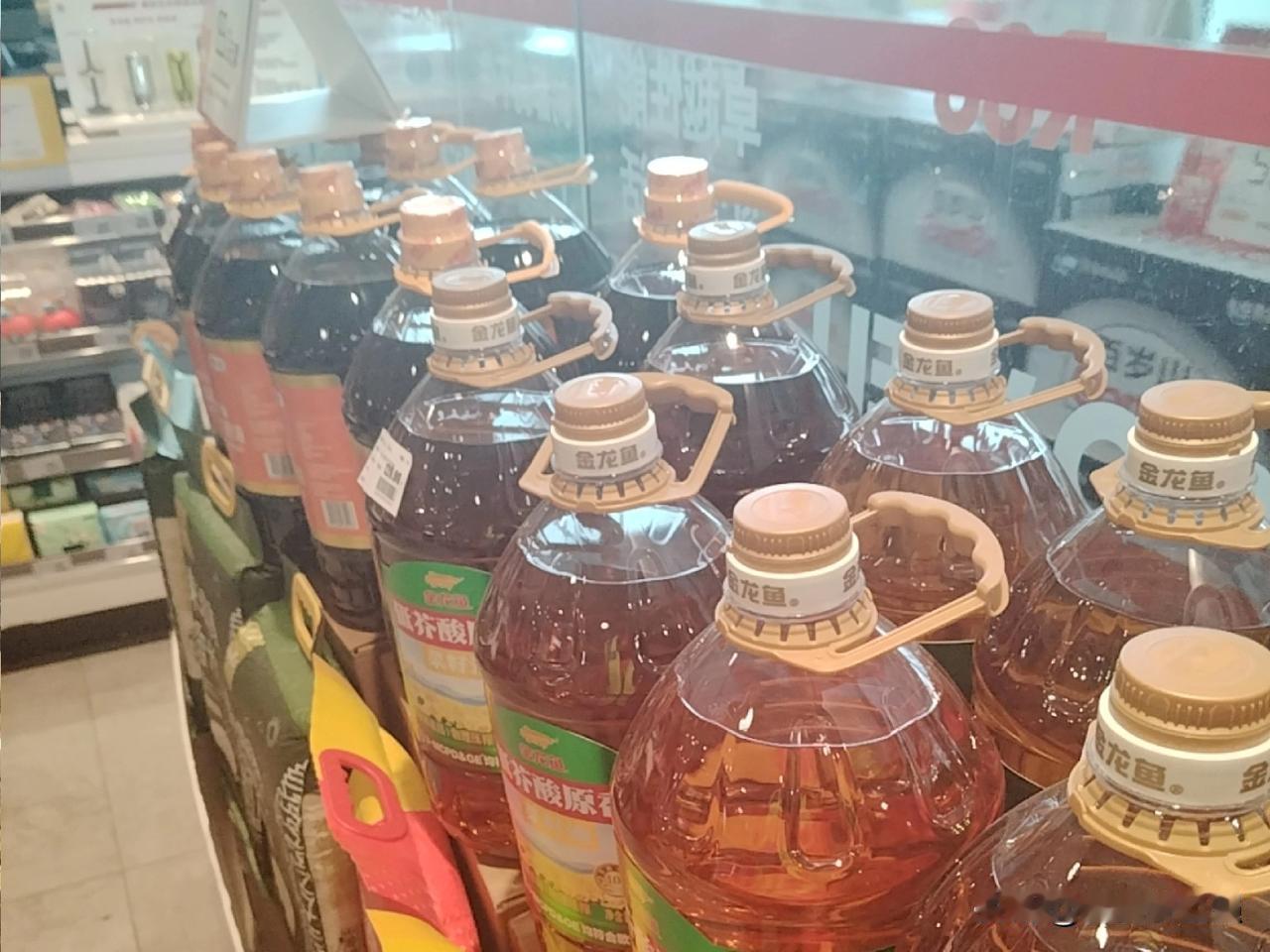 在加油站上班，难搞哟！
给他凑整，他说你加的是空气！
不凑整，他说有毛毛钱，为啥