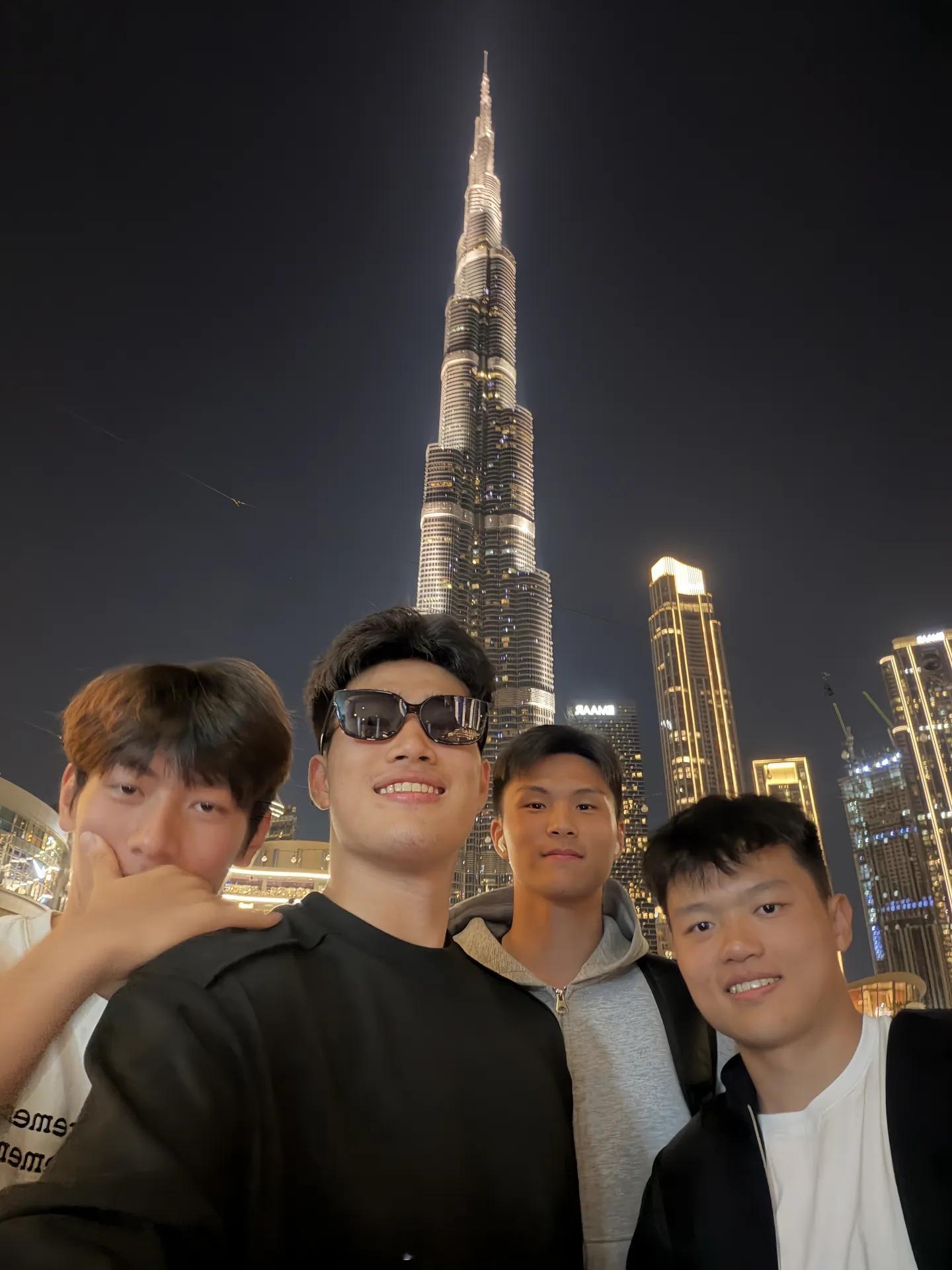 彭啸更新社媒晒照自由橙山东泰山