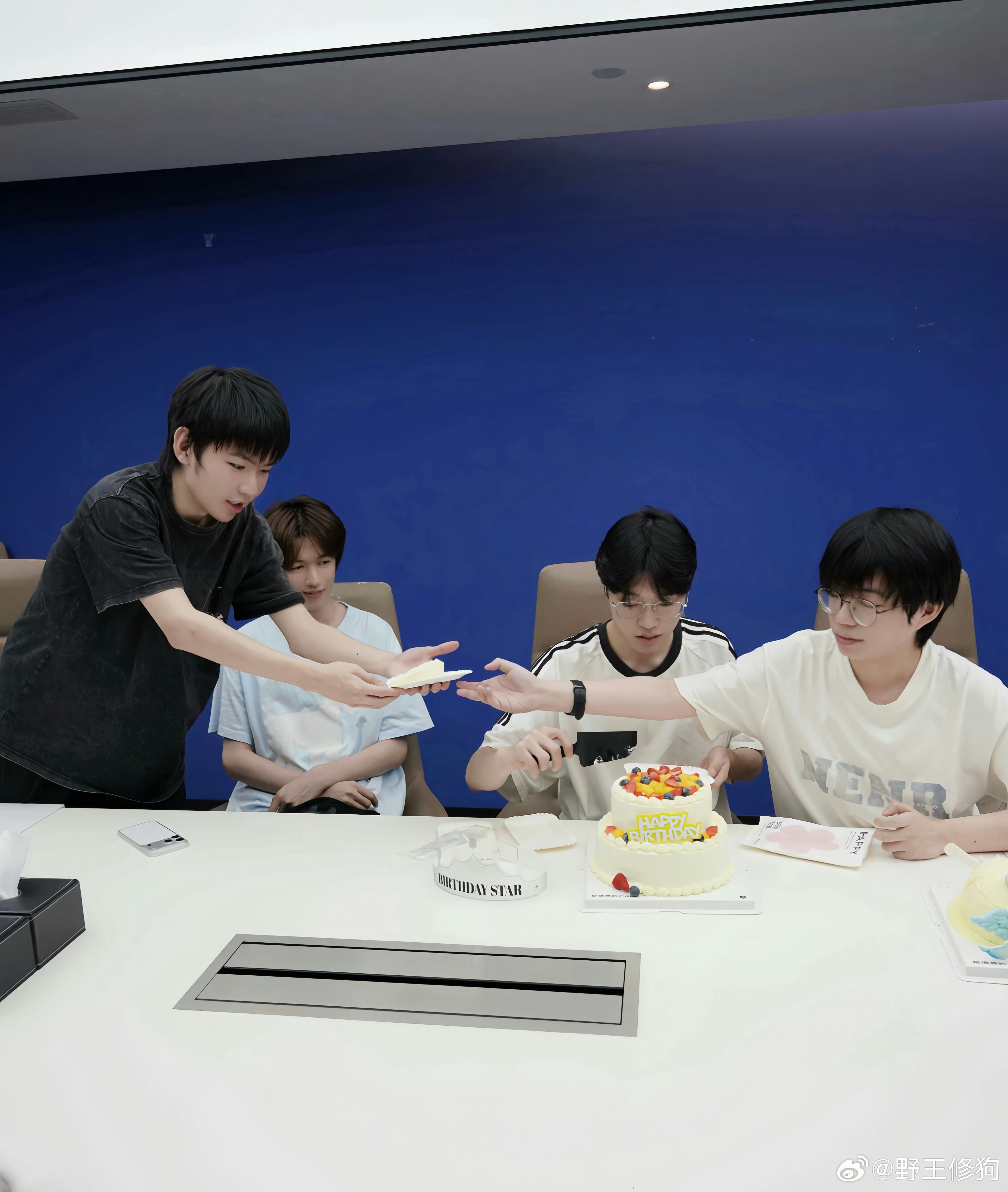 杭州LGDNBW：小狸这厢有礼了～妹妹头许鑫蓁最有礼貌的一集！kpl .2026
