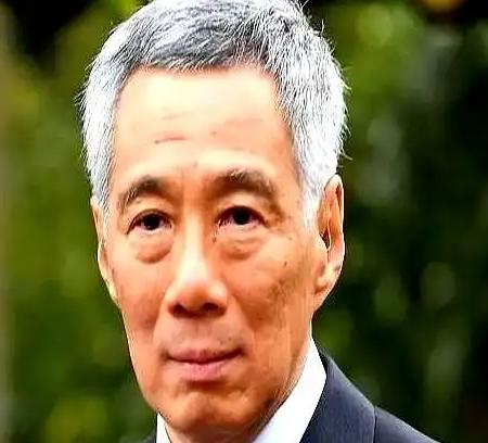 新加坡始终是那个新加坡，他们自我定位始终就是：西方文明在东方蛮族世界的忠诚堡垒。