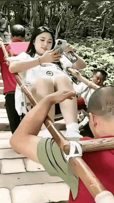 有些人剥削人，人折磨人，人压榨人的糟粕又回来了。

不管你信不信，它们正打着新就