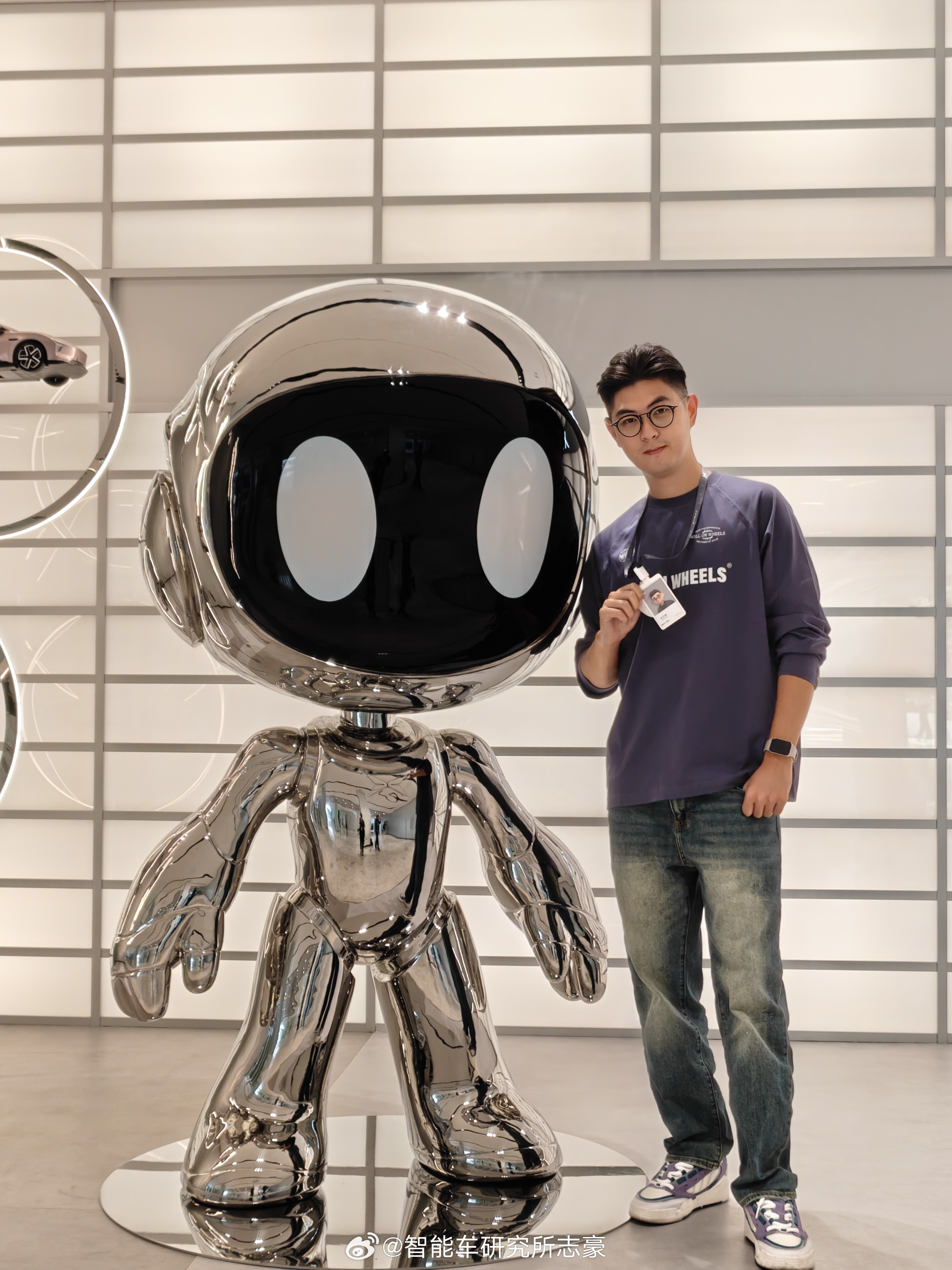 打卡小鹏新总部，把大学城汇天等都整合一起了员工牌都混到了，不如打份兼职，中午混口