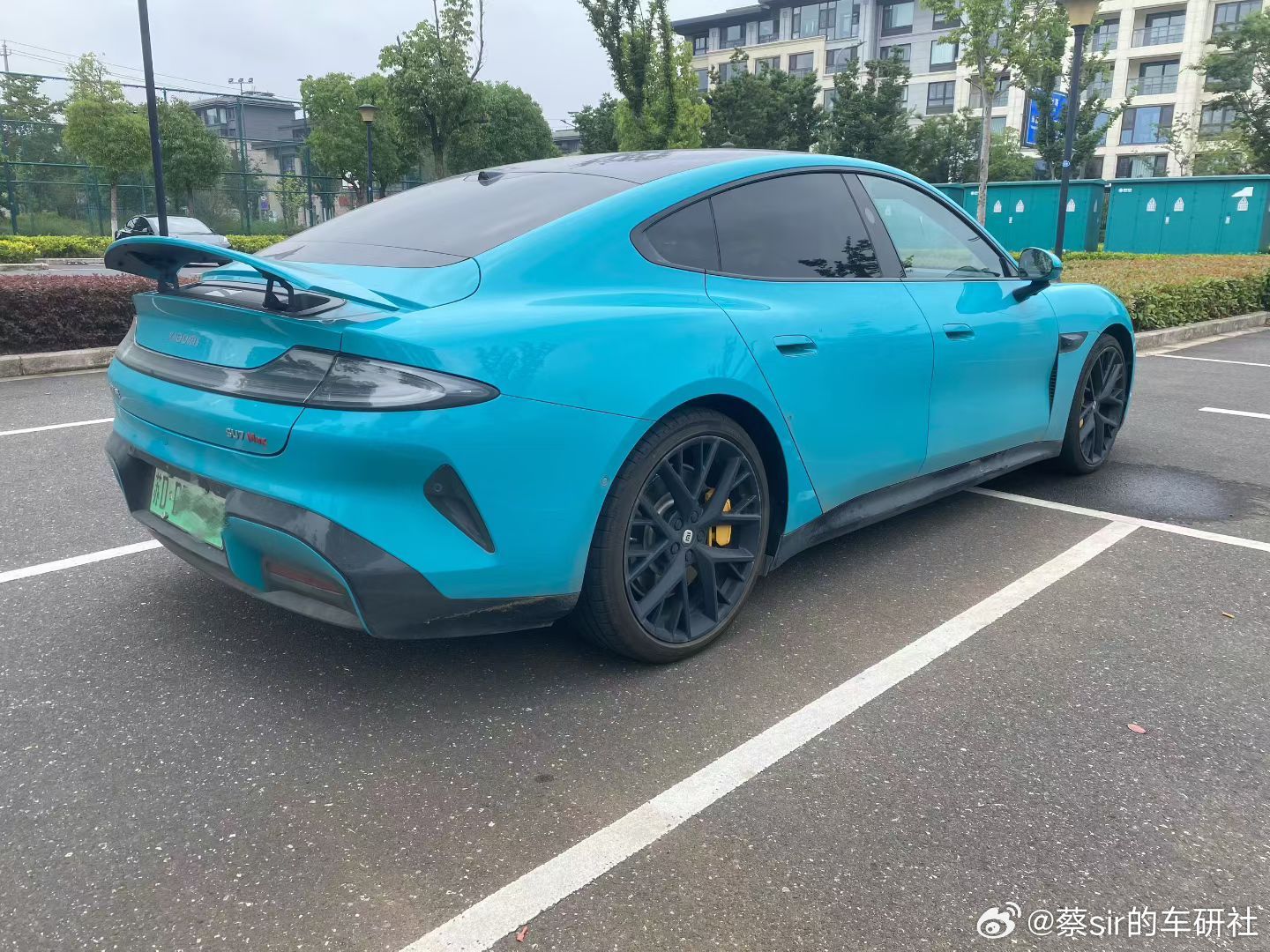 2024年SU7 Max，指导价29.99w，海湾蓝，1.6万公里，查博士SS9