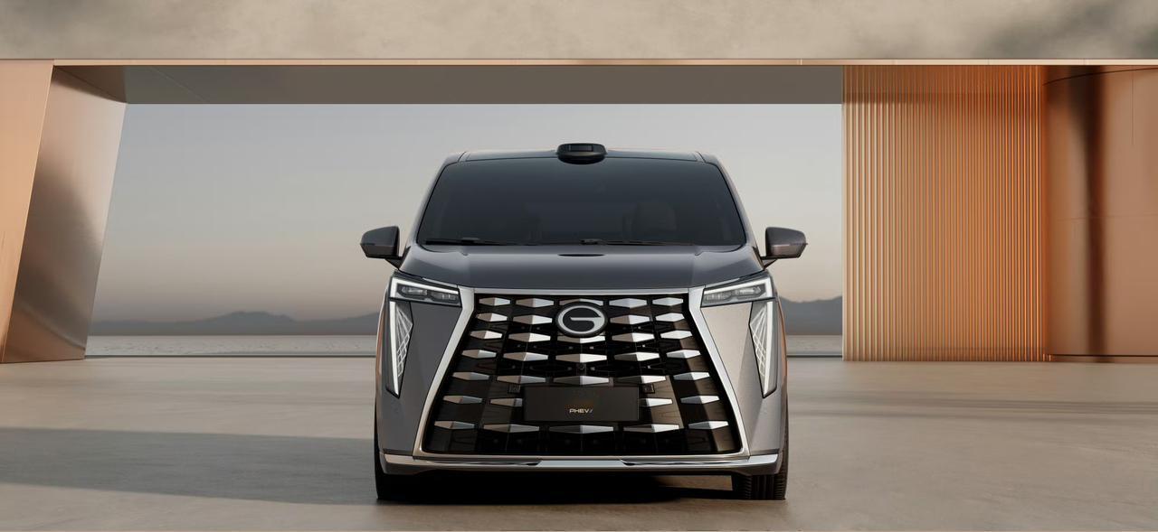 传祺向往M8 PHEV L官图，大家觉得这台车的内饰如何？
大体量MPV
车长5