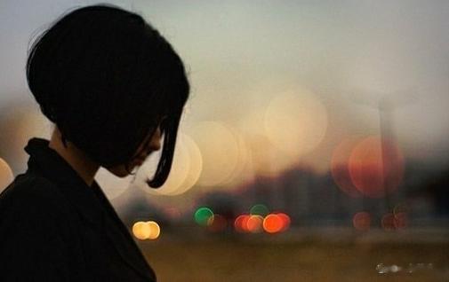 #年轻人恐婚恐育的真正原因是什么# 现在的年轻人恐婚、恐育的根源是自己没有能力，