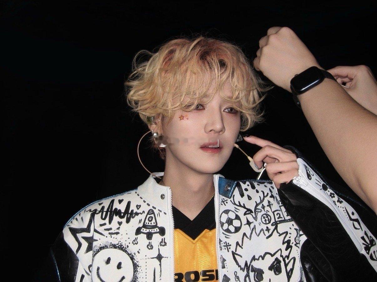 论惊喜还得是鹿晗2025年的最后3小时！2026年的第3分钟！ 