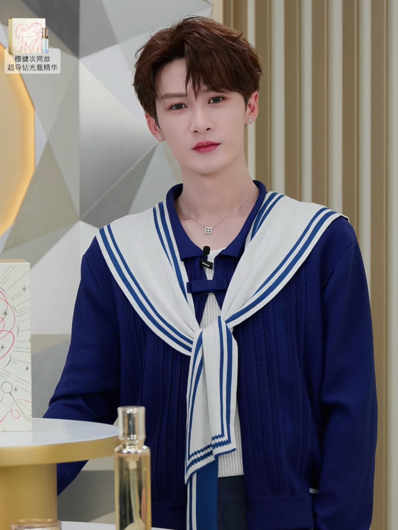 哎呀，老公还换了一套衣服 ​​​