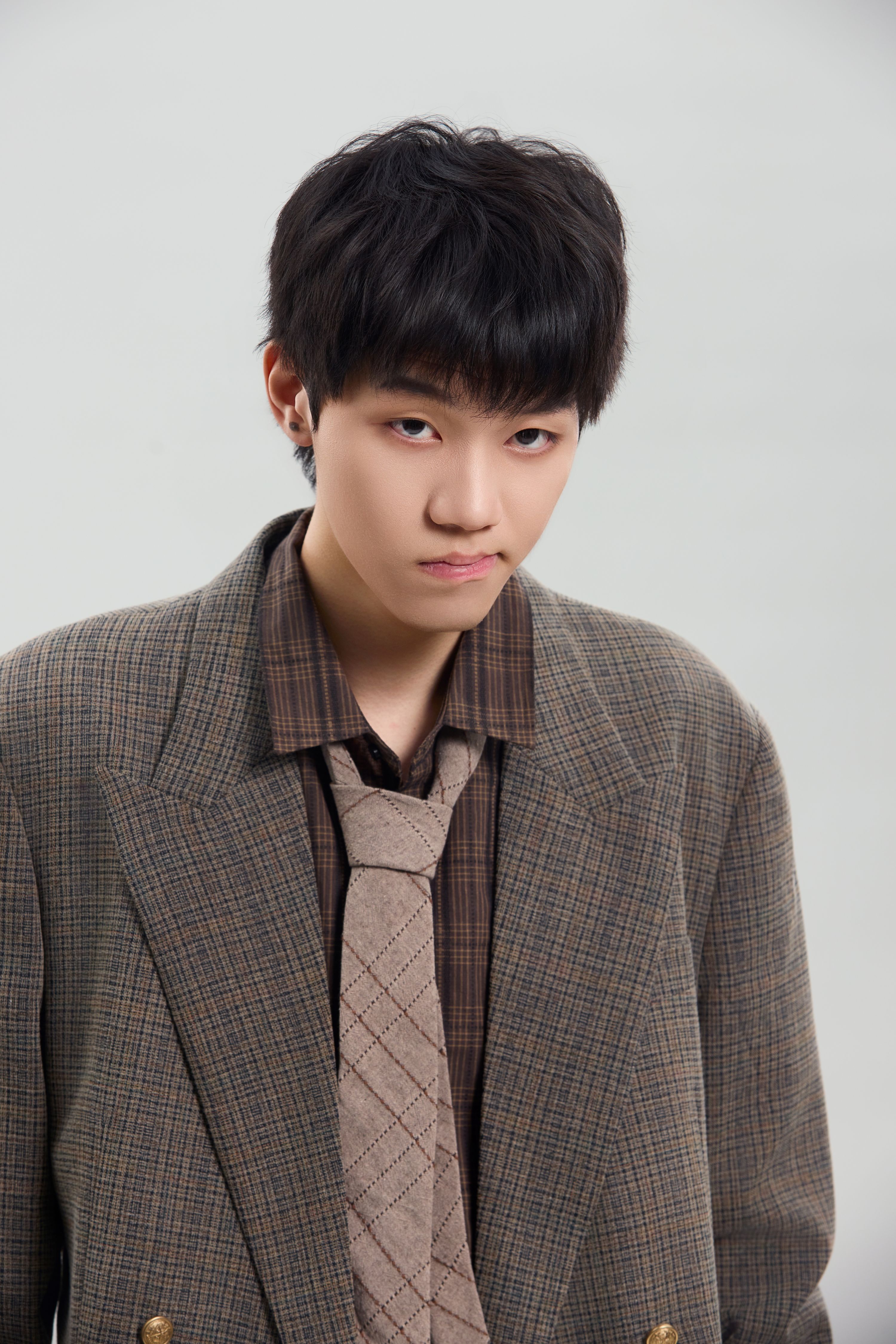 bin拍校园写真了 阿....阿bin学长，请你...请你和我交往吧！！！BLG