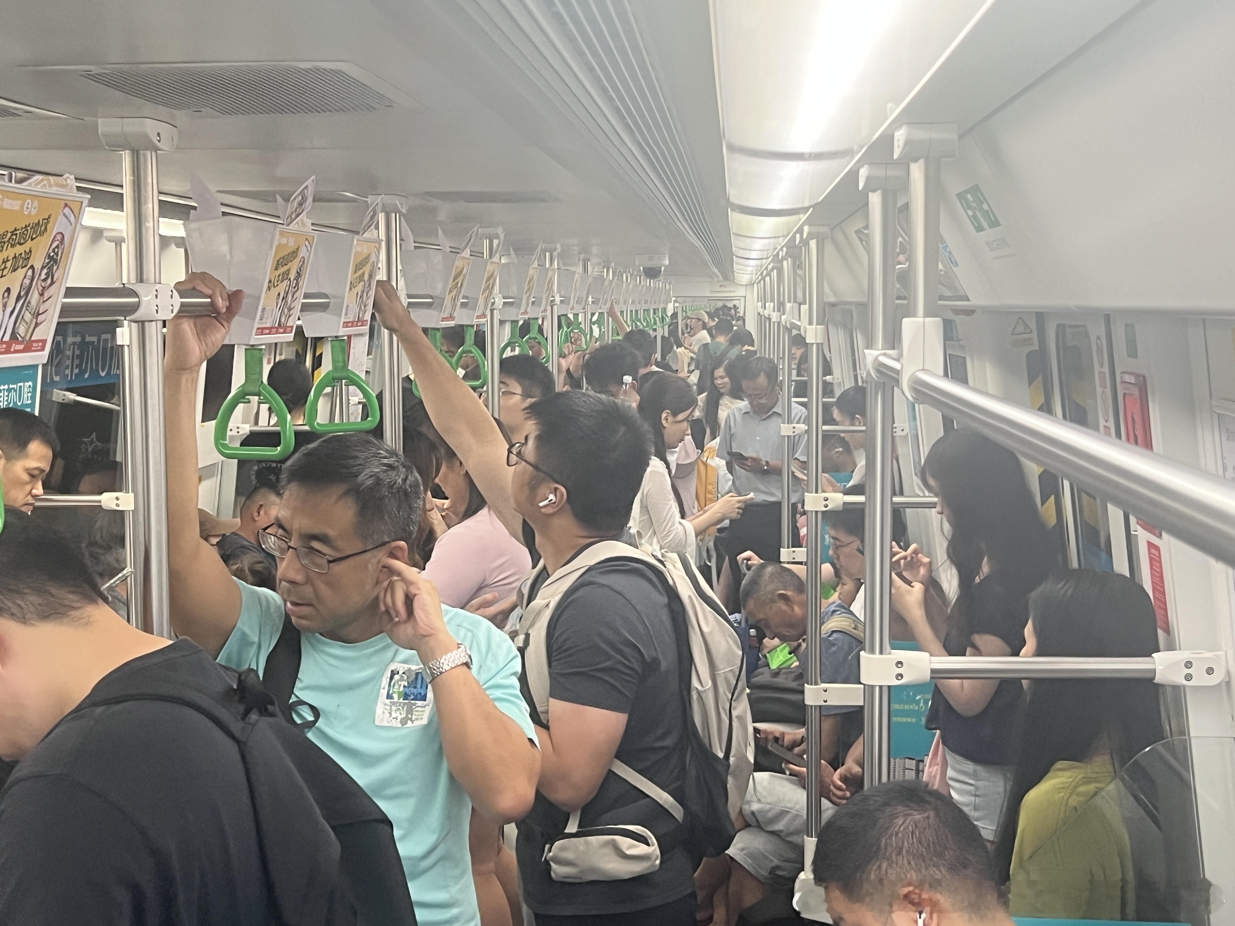 深圳地铁 网友：2026年8月1日（周六）14:35，深圳地铁1号线华侨城-侨城