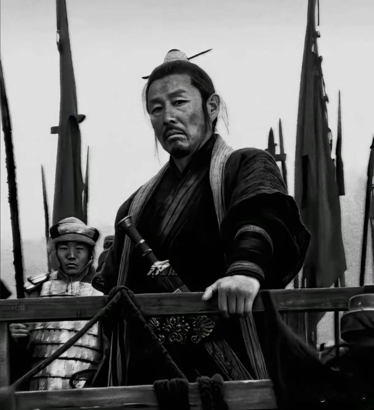 读历史会发现一个规律：
干大事的人在低谷期，蹭吃蹭喝、游手好闲都行，但绝不会去打