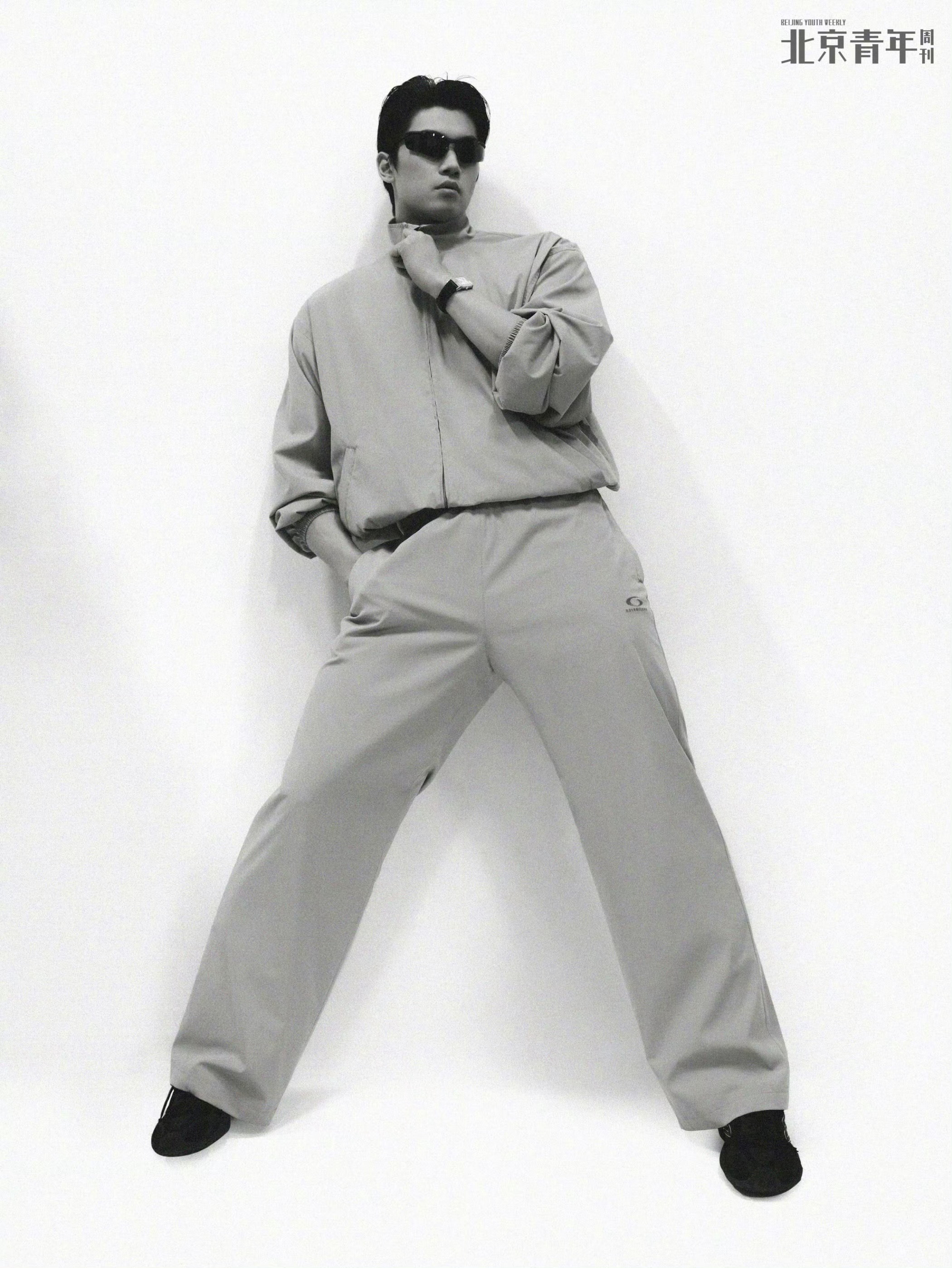 不知道，只知道汪顺堪比超模 