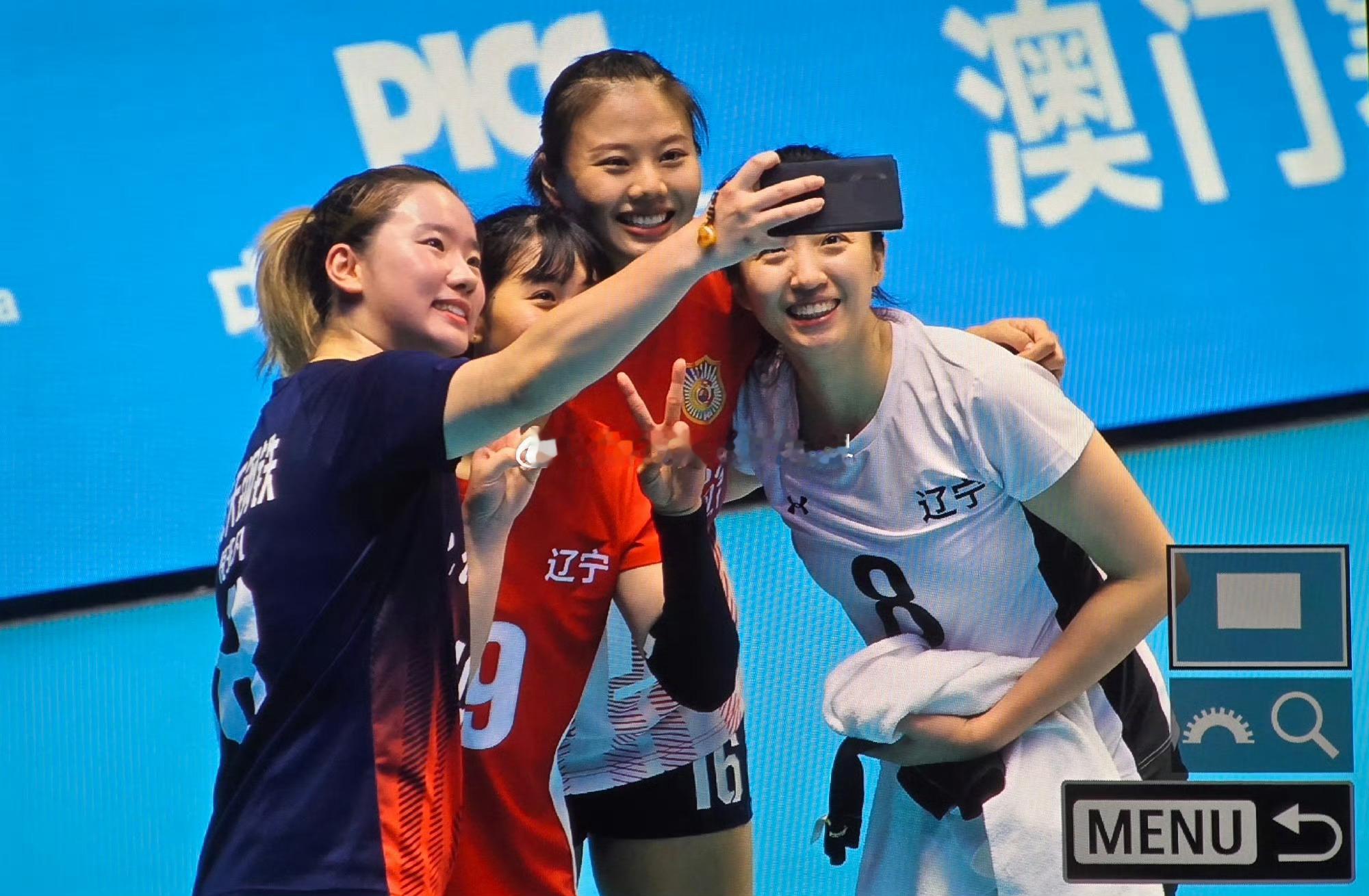 一些友爱瞬间cr：🧣如有蕾彤的世界