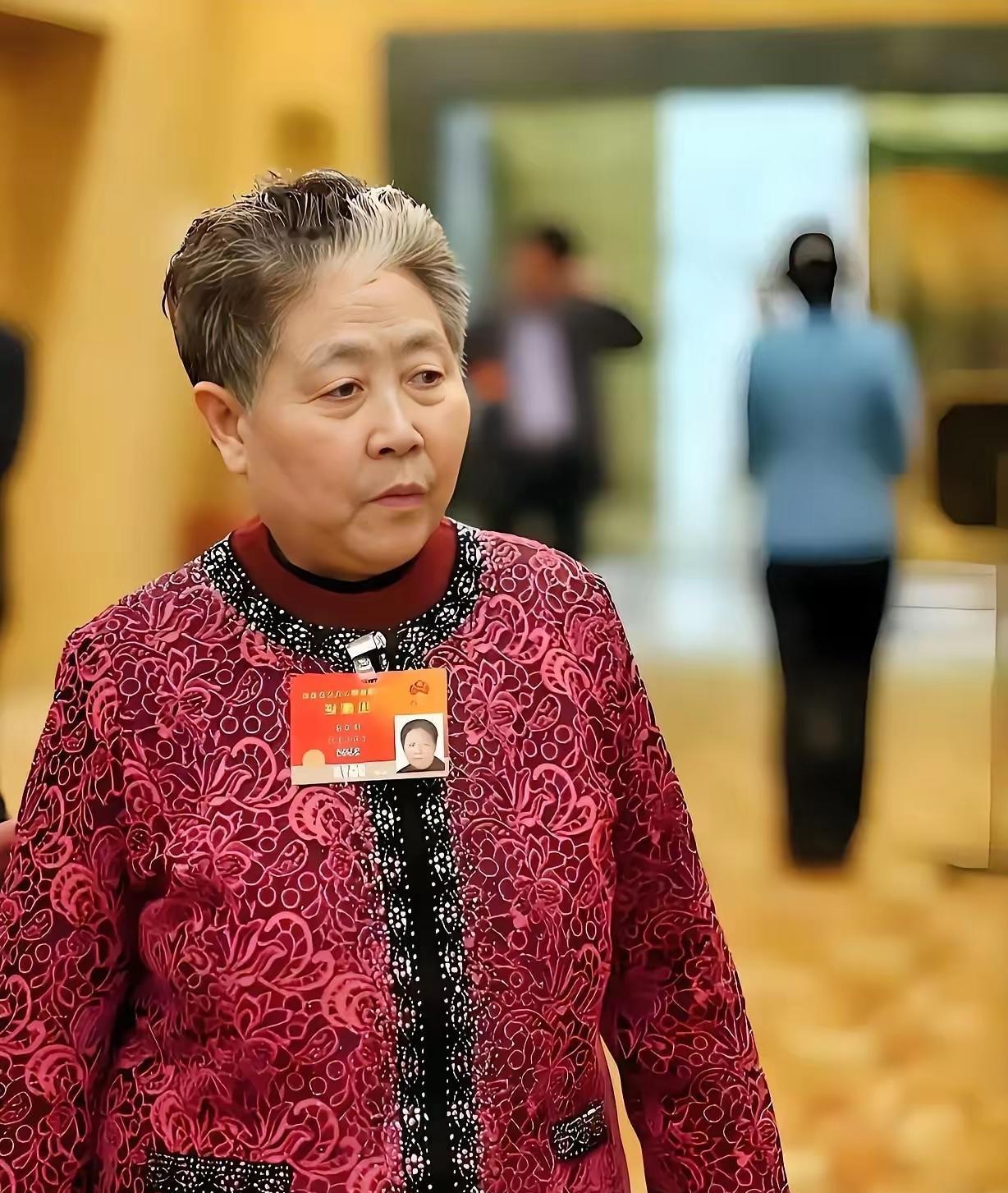 2018年，陶华碧在一次采访中提到，老干妈之所以一直使用某家玻璃厂的瓶子，并不是