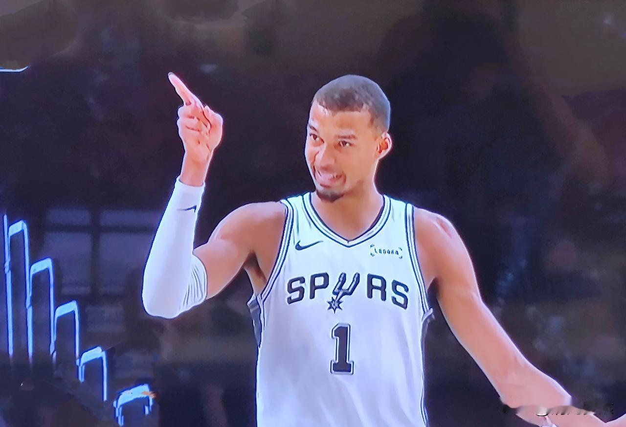 103：82，NBA季后赛西决G4，马刺主场大胜雷霆，将大比分扳成2-2平。本场