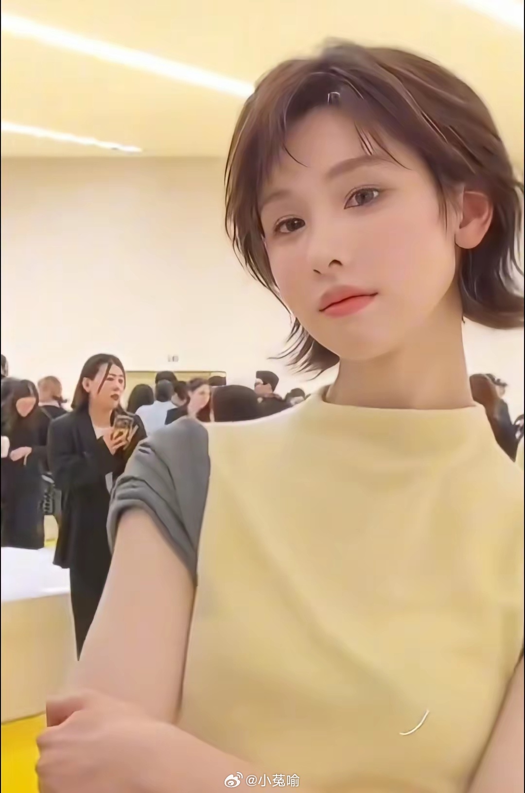 陈都灵和杨幂，你觉得谁的短发造型更好看？ ​​​