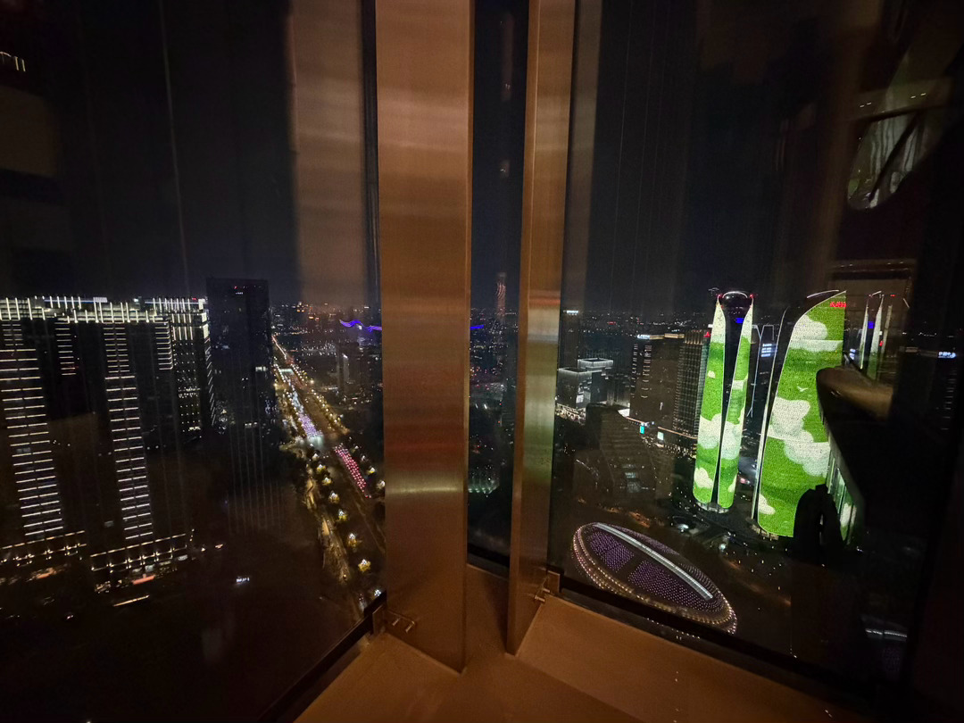 一城家人朋友多、工作稳定事业所获不错、还能享有几分城市红利和资源优先便利，于你就