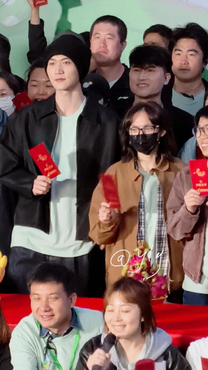 文淇周柯宇《一觉醒来十五年》开机路透 