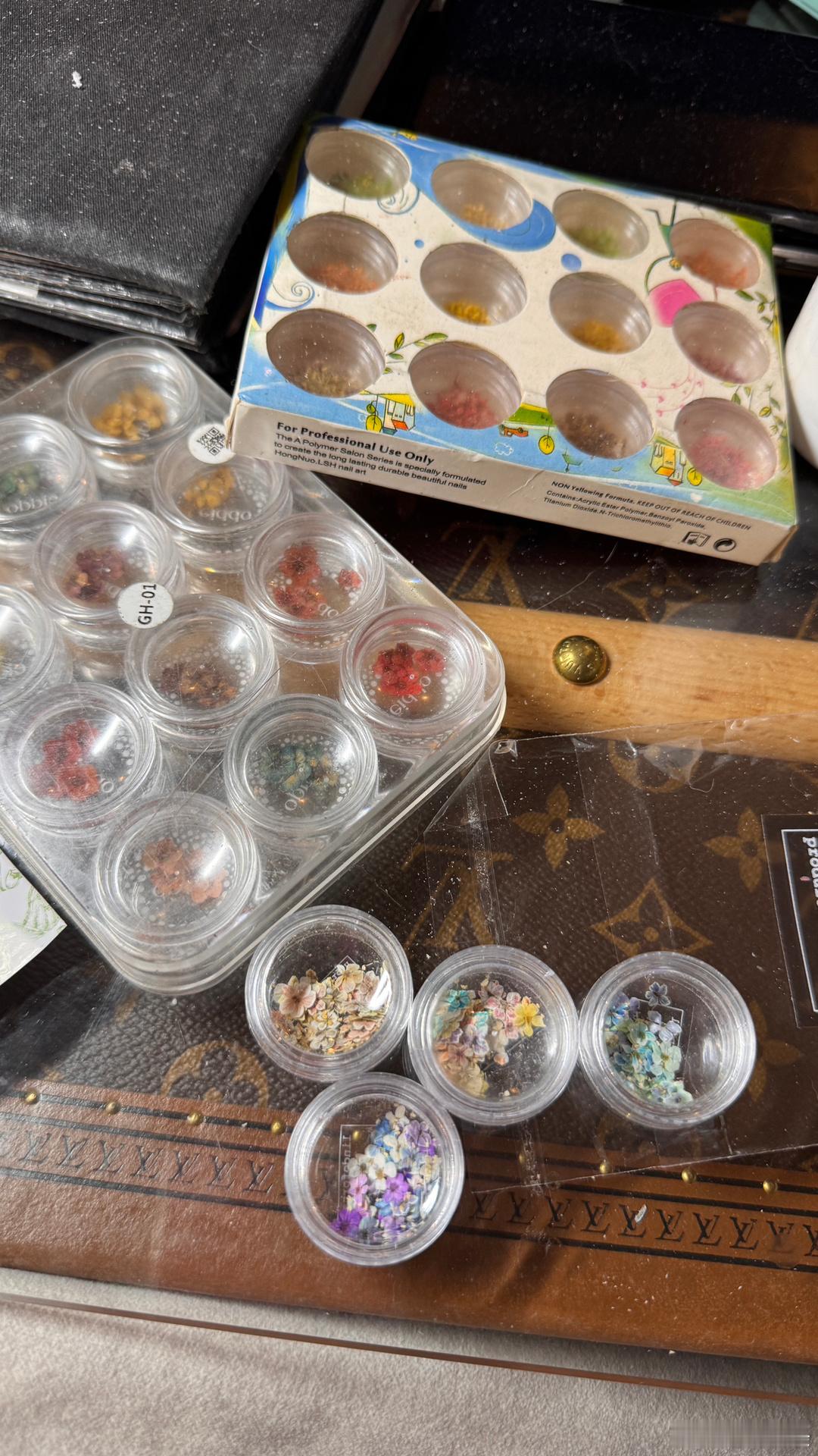 宝宝这次做得干花指甲！！！！好仙～在做了 ​​​