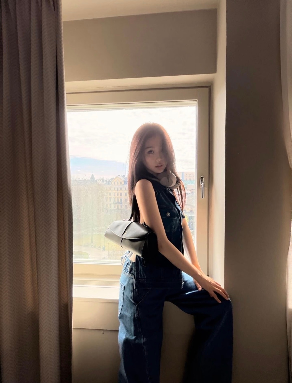 虞书欣工作室回应AI合成针对网传AI伪造短视频，虞书欣工作室发布严正声明，拿起法
