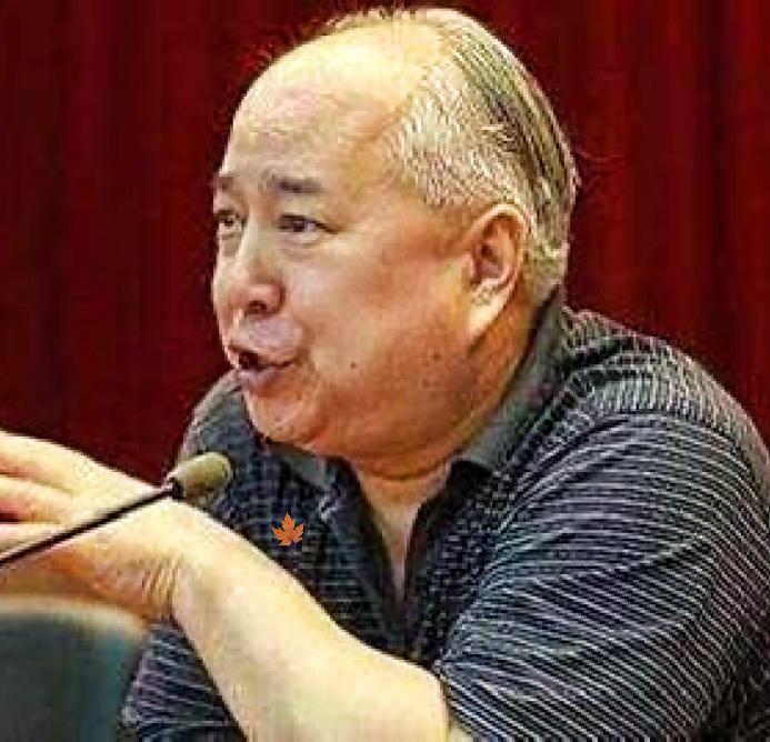 这下真是人尽皆知了！
教育圈自不必说，
连全国的家长都听说了。

实在没料到钱学