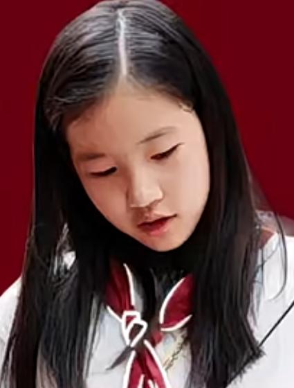 张雪峰冥诞
女儿发文寄哀思
看哭全网!
5月18日是爸爸的冥诞，
千言万语落笔又