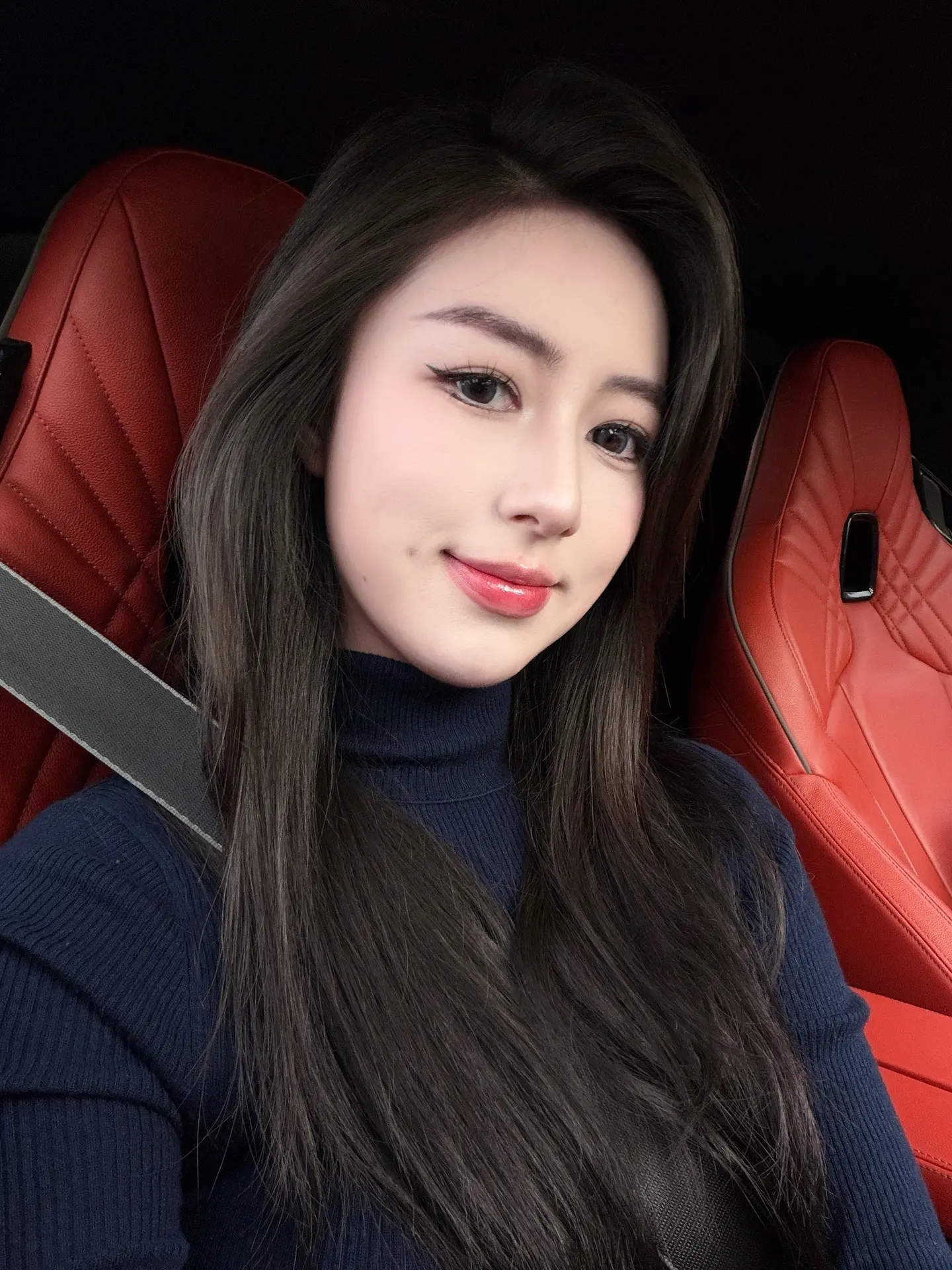 老娘现在比当时漂亮多了 你有啥资格见我？