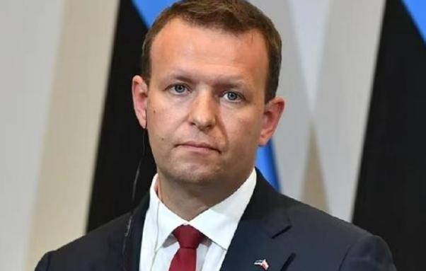 就问中国怕不怕？
强大的爱沙尼亚向中国发出最后通牒，让中国必须在爱沙尼亚和俄罗斯