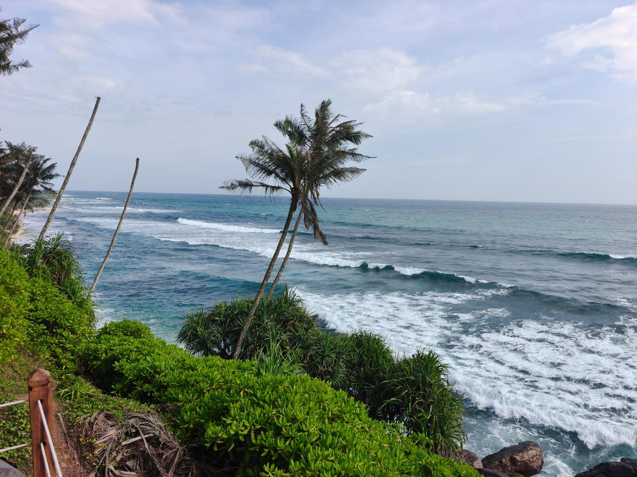 一张照片证明你今年去哪玩了年初和女儿去了斯里兰卡，第一次看到印度洋，想跳一次印度
