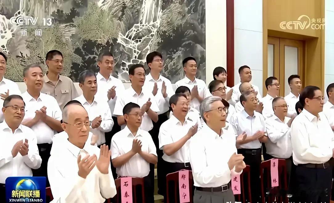 2025年参加北戴河休假的部分专家学者名单如下：
1. 吴伟仁：中国工程院院士、