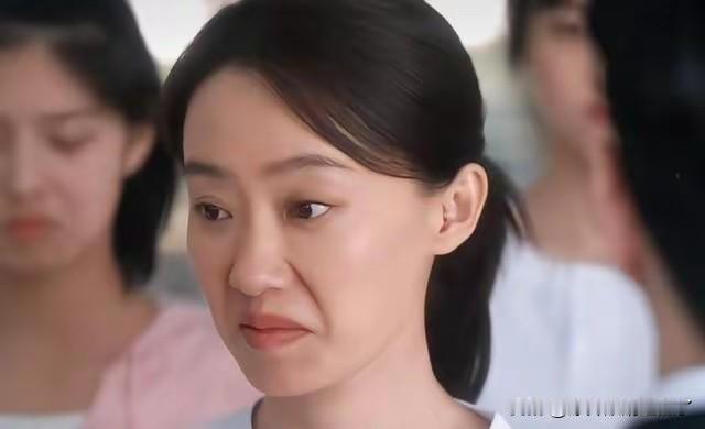 张小斐真不简单！
她让娱乐圈知道了什么什么叫做厚积薄发！
跟她同时期的同学都红了