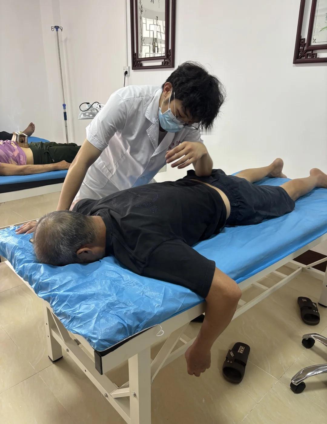 花了30万，农村卫生院也有本科医生了
我们援建了30万，建成了这个中医馆
村里的