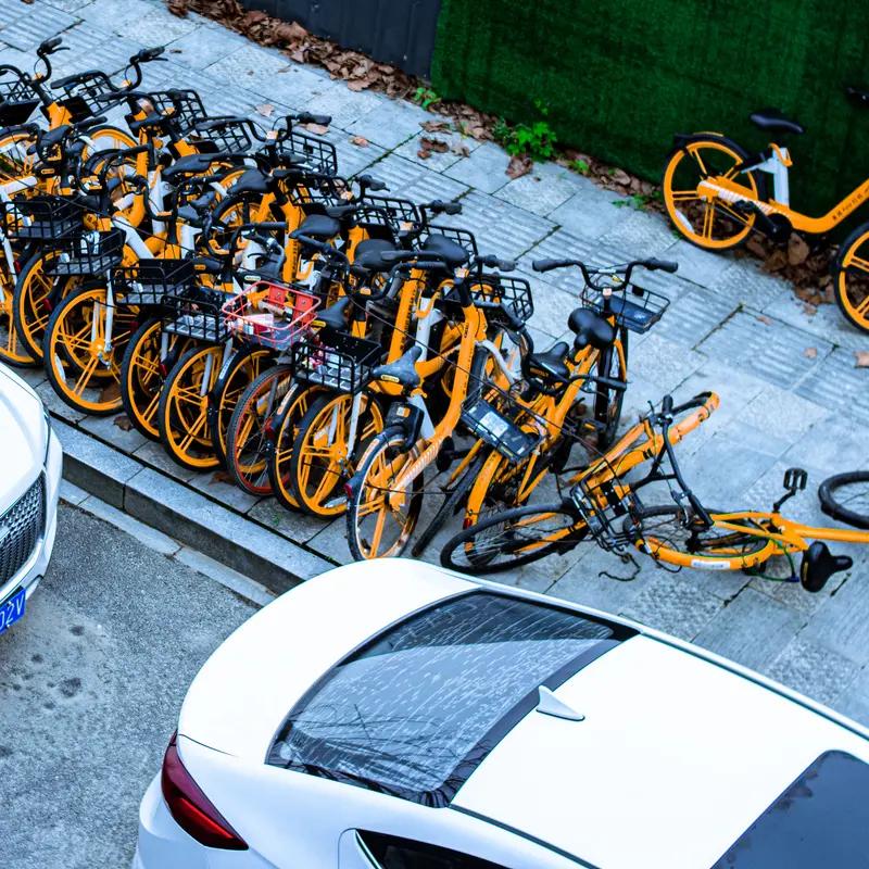 浙江 一共享单车员工利用公司共享单车有损耗会上报公司这漏洞，公司也不会计较，以此