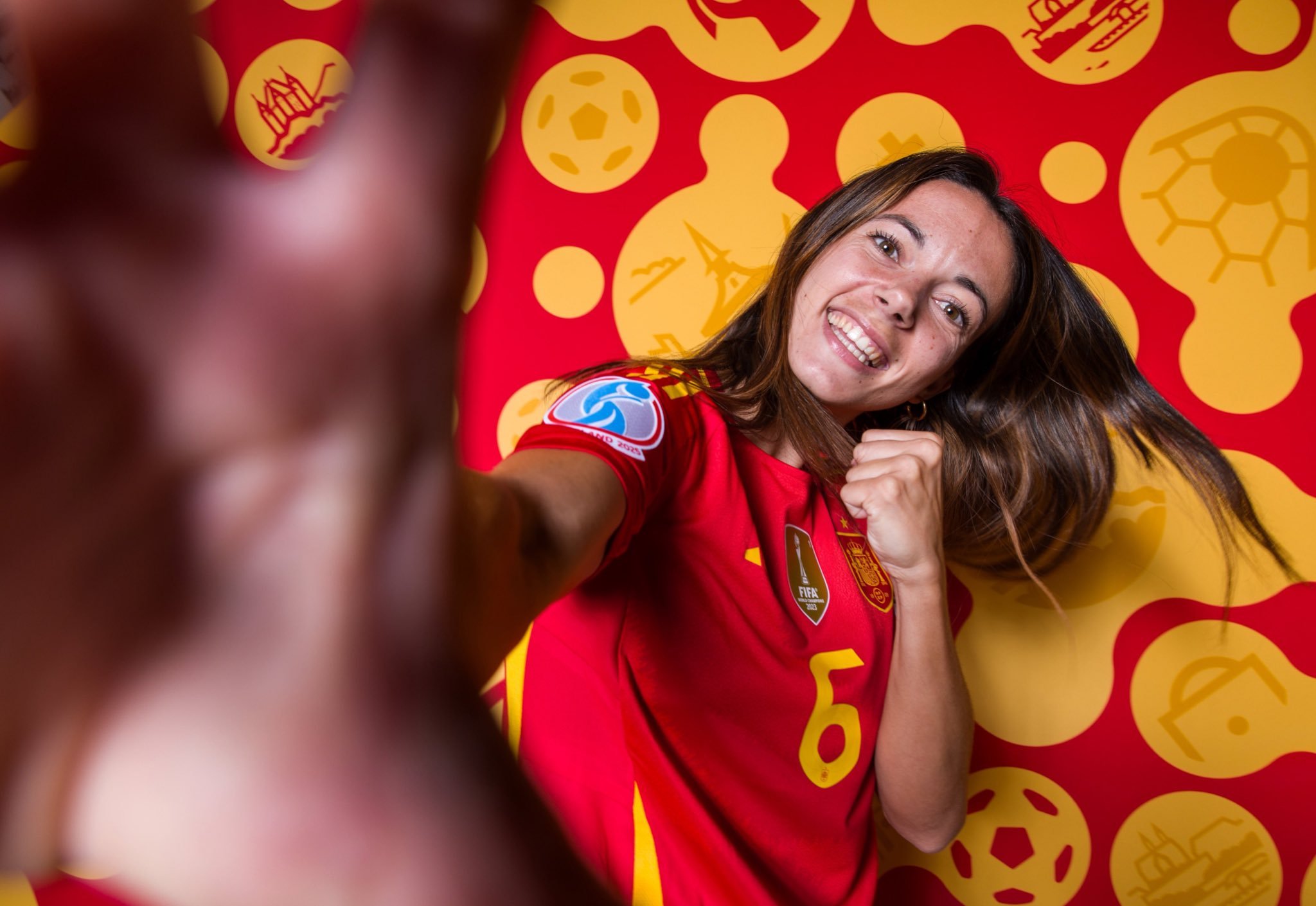 在刚刚结束的一场女足热身赛中，西班牙女足以3比1击败日本女足。西班牙中场大将艾塔