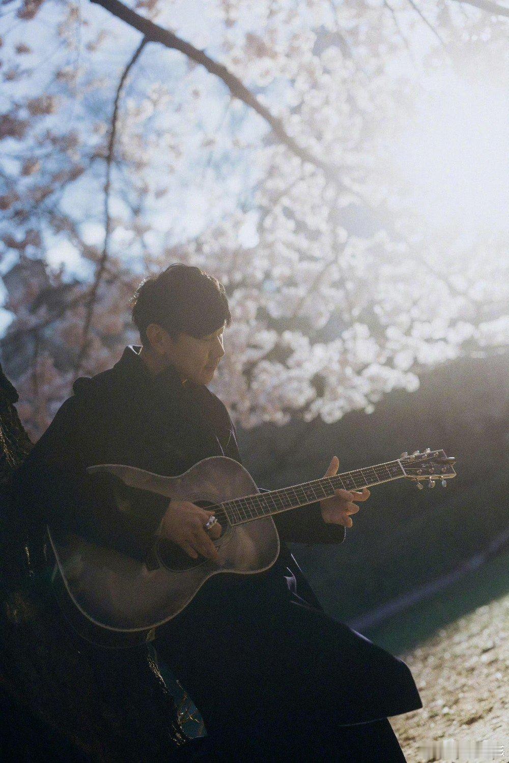 林俊杰发文庆祝出道23周年林俊杰出道23周年发文，祝自己出道23周年快乐，未来的