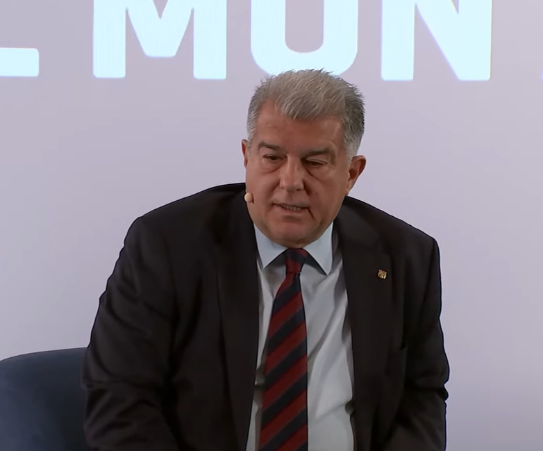 那么，对于针对亚历杭德罗·埃切贝里亚的批评呢？ 拉波尔塔：关于埃切贝里亚的言论，