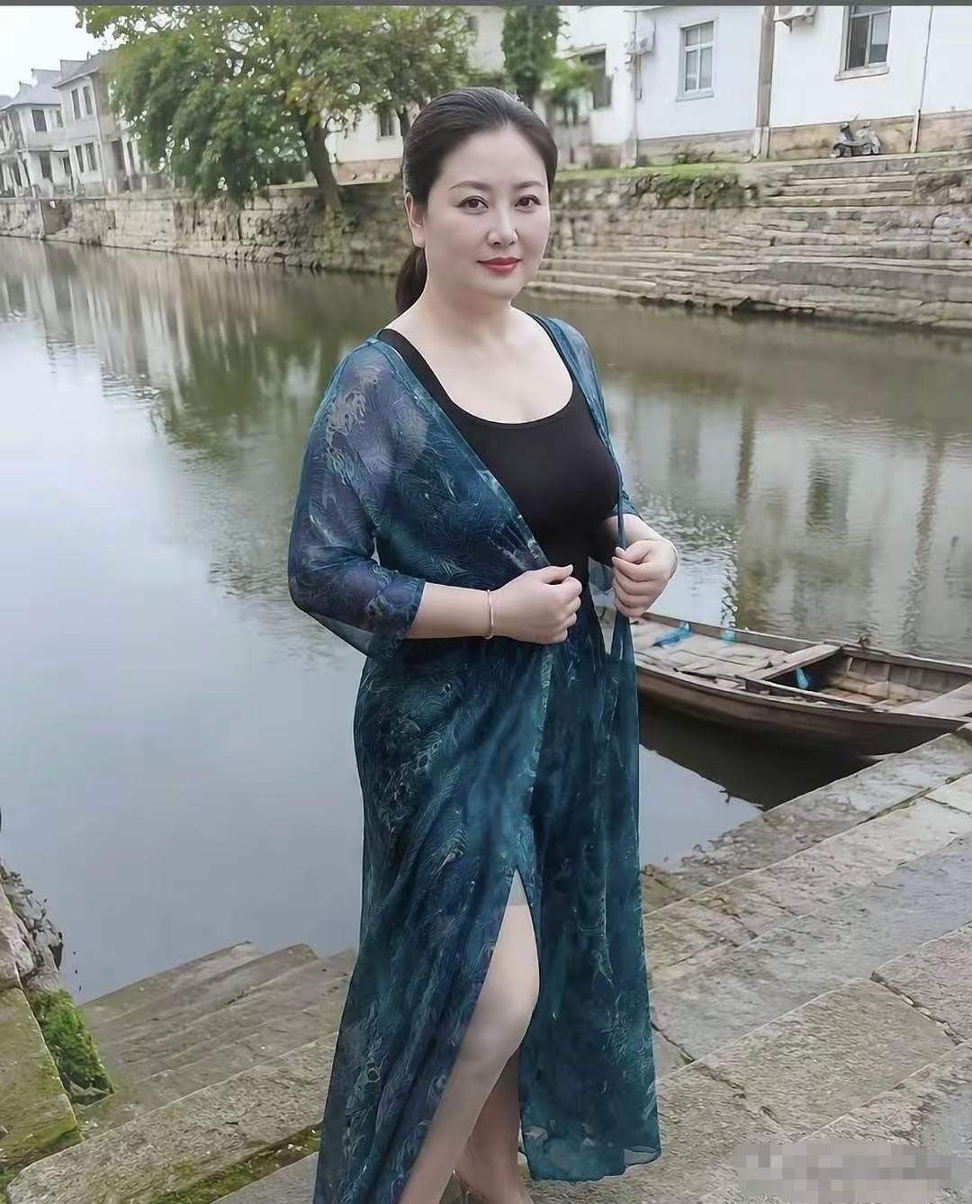 花无百日红，人无再少年！47岁这个年龄再婚，已很难找到对象了，就这样独自一人过吧