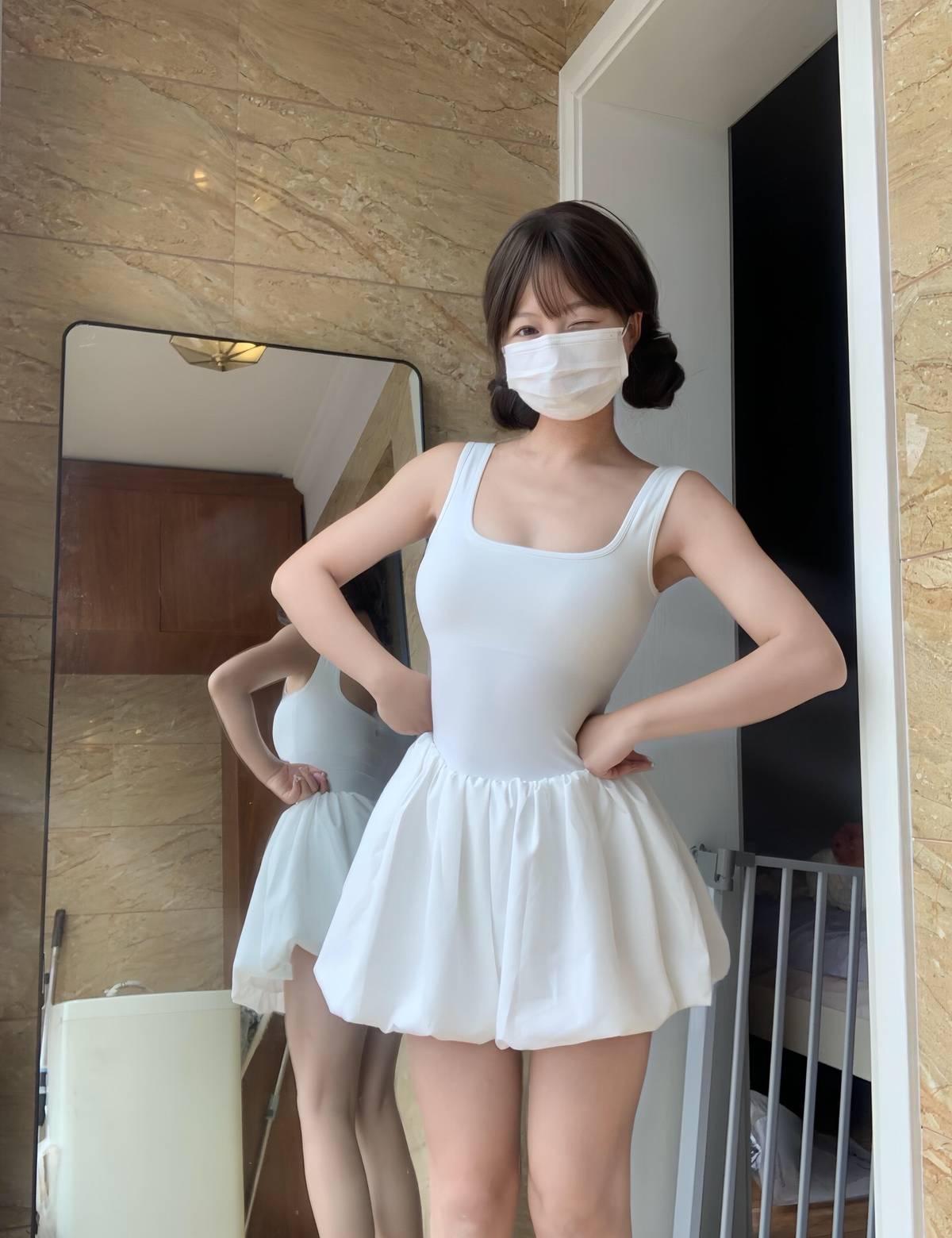 白裙子不是谁都能穿出仙气，但穿对了，真能让人多看两眼。
别总买那种一晒就透的薄纱