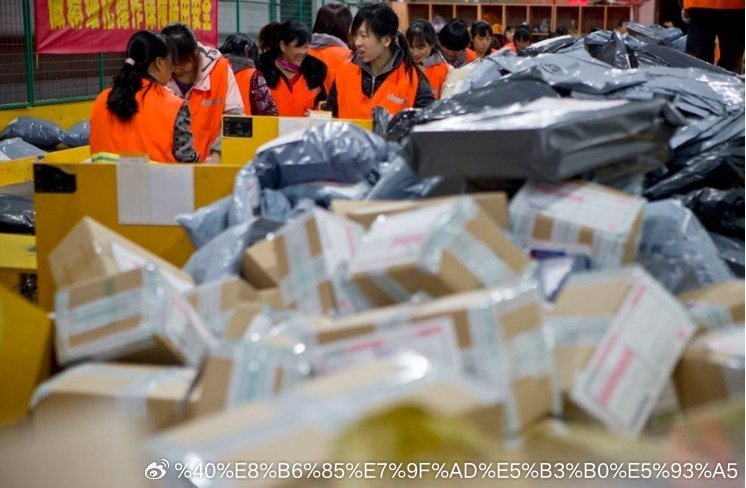 外媒最近有点坐不住了，反复在讨论一个对比。 欧美零售业还在头疼顾客越来越难留的同