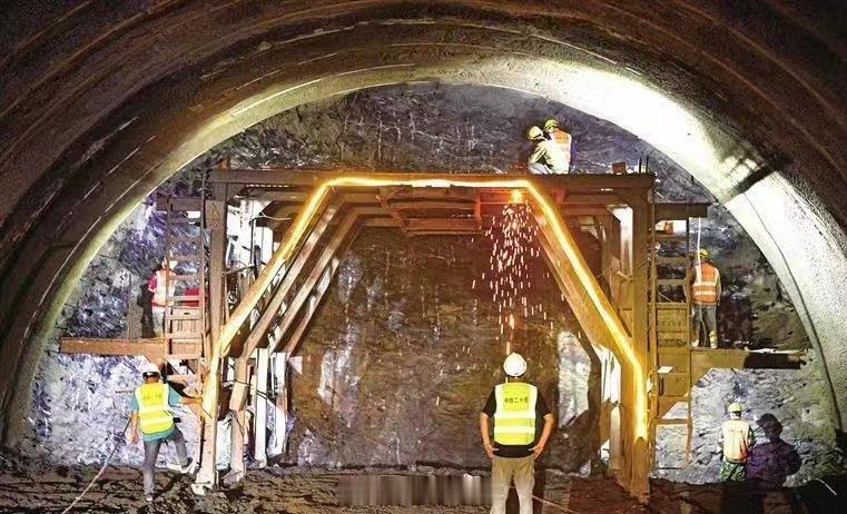 【#眉太高速公路已进入通车倒计时#】#眉太高速公路进度条已达90%# 据华商报，