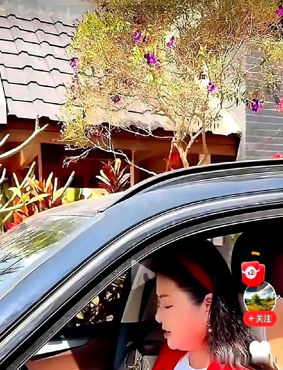 有感于罗姣到徐子崴家拜年

据悉，知名歌手罗姣大年初三，驱车前往搭档徐子崴家拜年