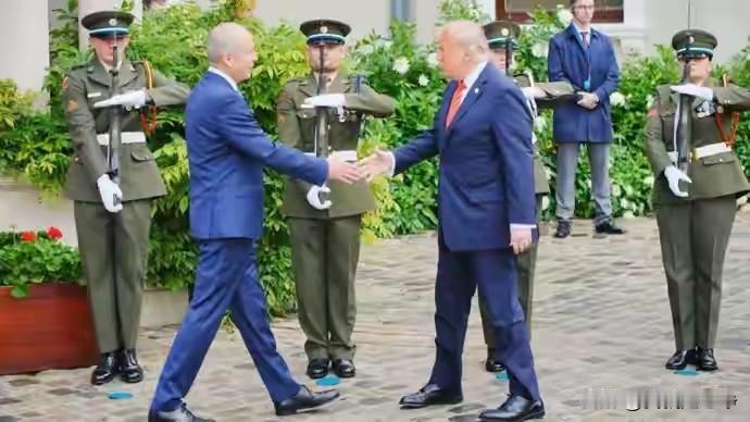 如果说英国是欧洲的搅屎棍，那么特朗普就是全世界的搅屎棍
据英国广播公司9月13号