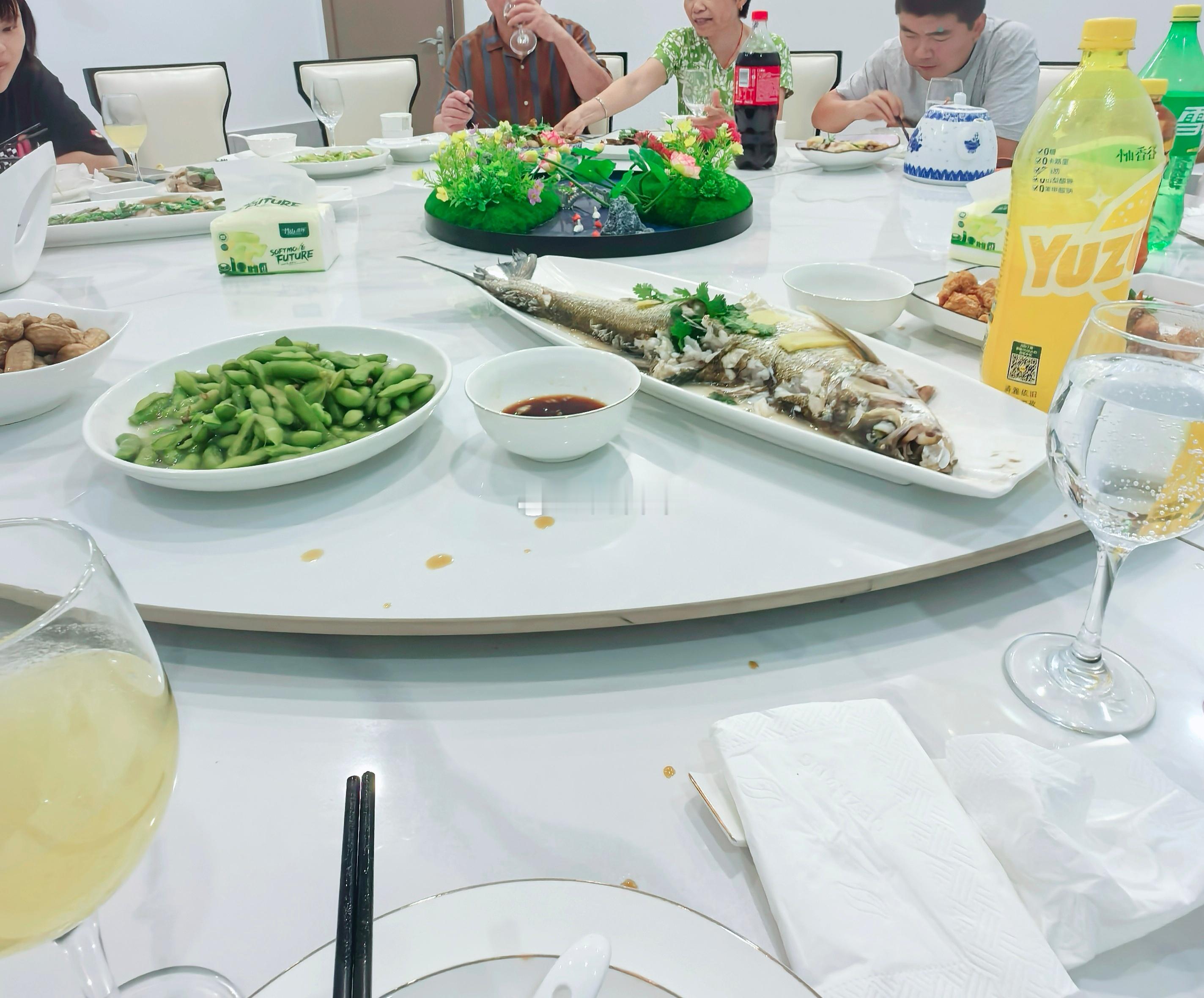 这两年跟同龄的朋友或者同学聚会，大家饭桌上聊的很多都是“我现在三高了”、“我有脂