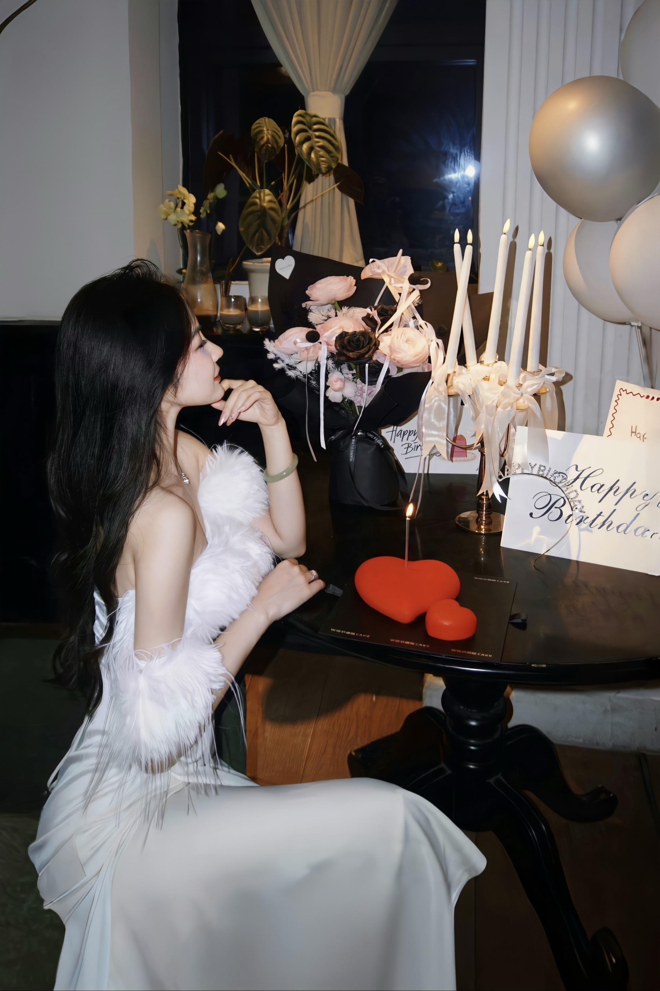 “那就吹根蜡烛，许个愿吧”🎂。