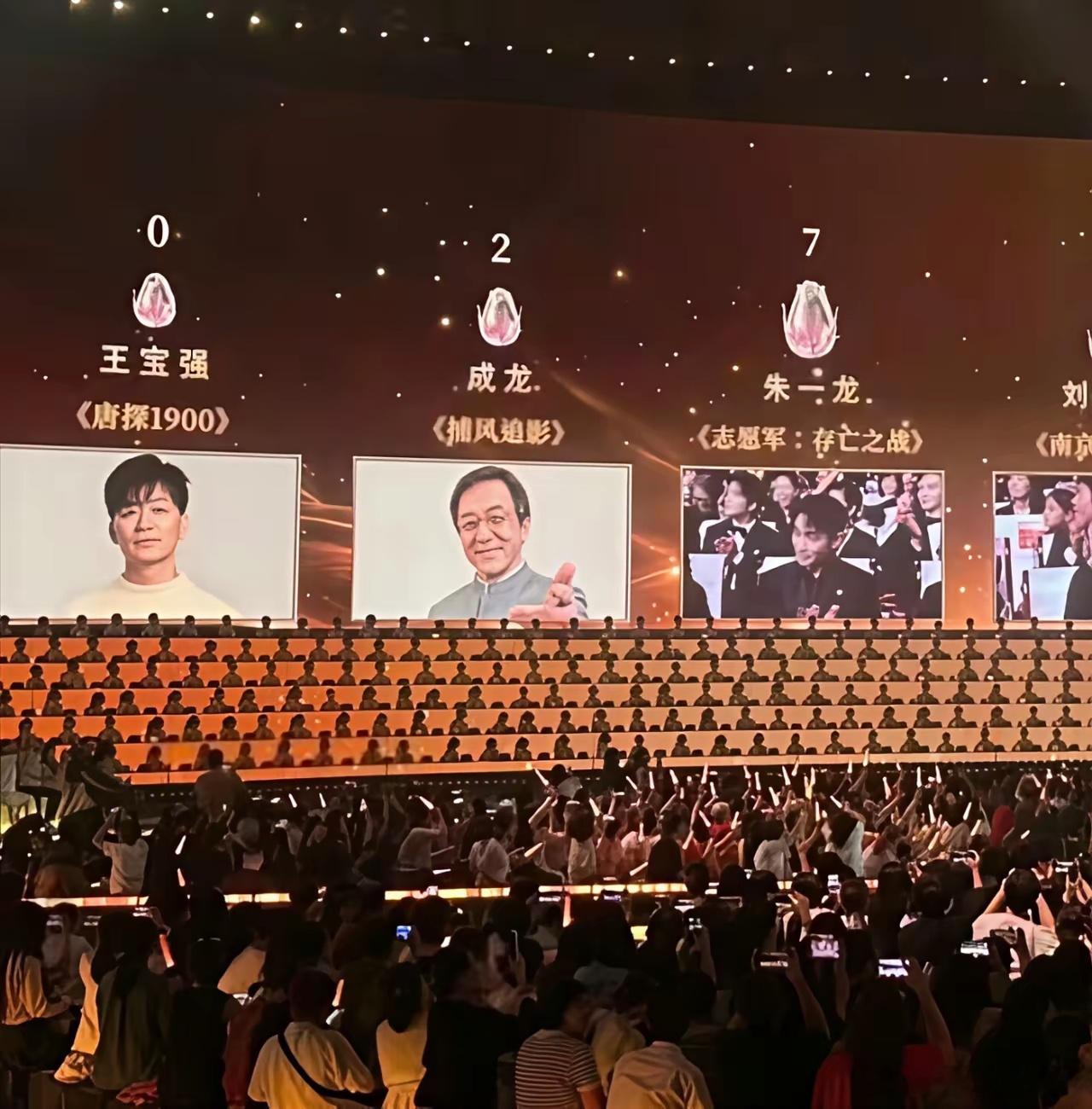 整个百花奖最窝火的不是王宝强也不是沈腾，而是还在泰国拍戏的陈思诚！谁能想到，陈思